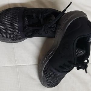 Toddler under armour shoes